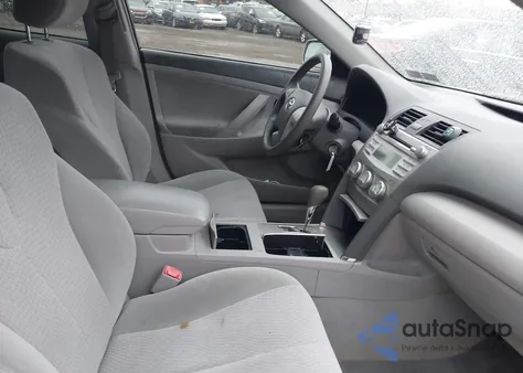 2011 Toyota Camry z USA, uszkodzony, nr VIN 4T1BF3EK7BU669764